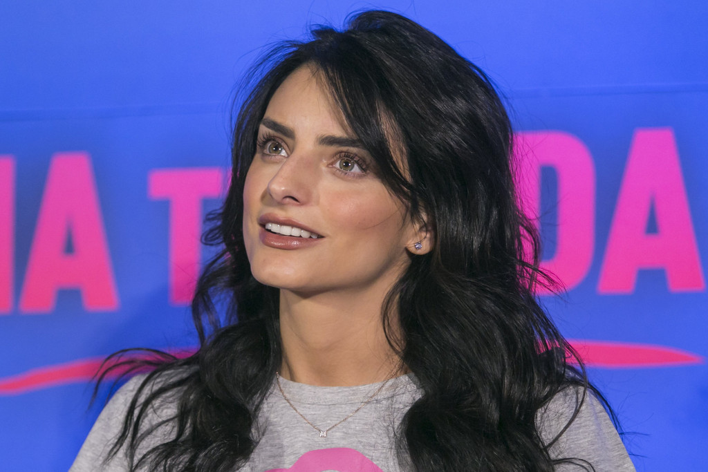 Aislinn Derbez Aislinn Derbez
